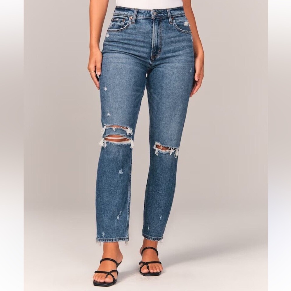 Abercrombie and fitch Womens curve love the mom high rise distressed jean sz 8
